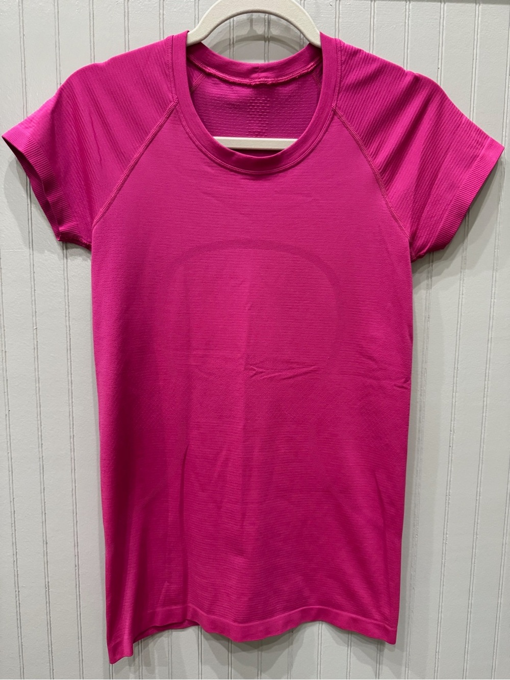Lululemon Hot Pink Hip Length Swiftly Tech Short Sleeve Athletic Shirt Size 6